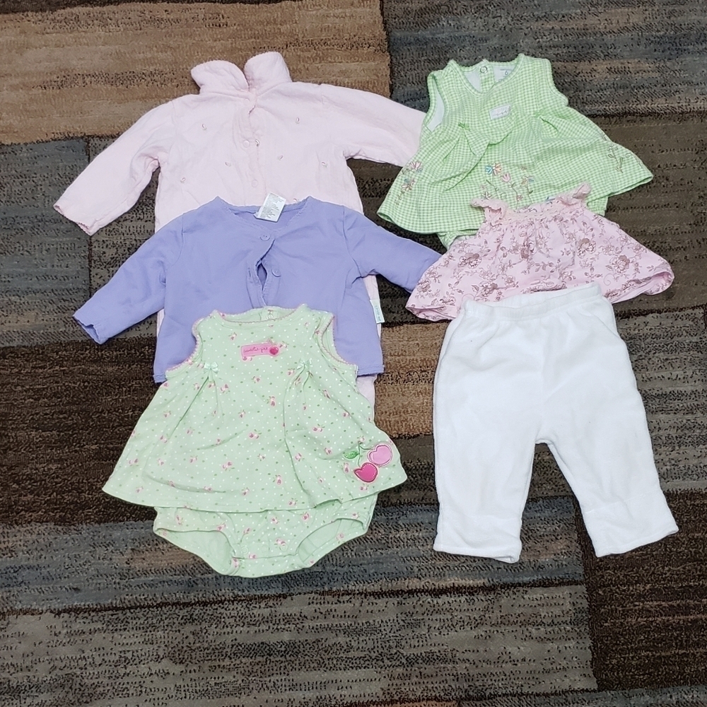 Baby girls size 6 months clothing bundle of 6